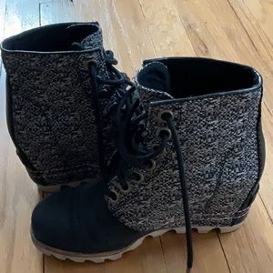 Sorel Wedge Lace Up Boots Women’s 5